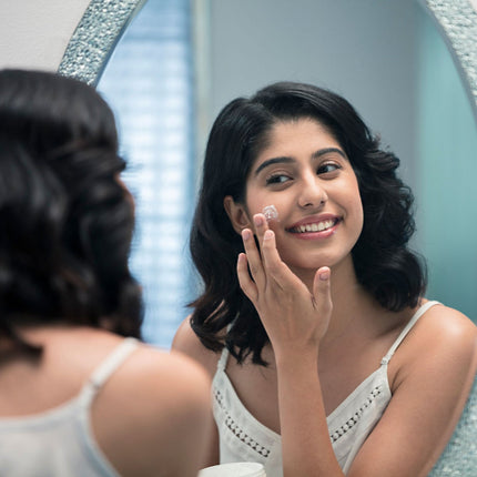 সকালের স্কিনকেয়ার রুটিন: উজ্জ্বল ও ফ্রেশ লুকের জন্য সহজ গাইড