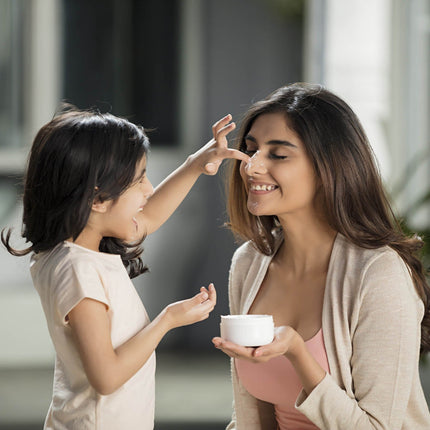 শীতকালে ত্বকের যত্ন: শুষ্কতা, চুলকানি ও ফাটা ঠোঁট প্রতিরোধের সহজ ঘরোয়া টিপস